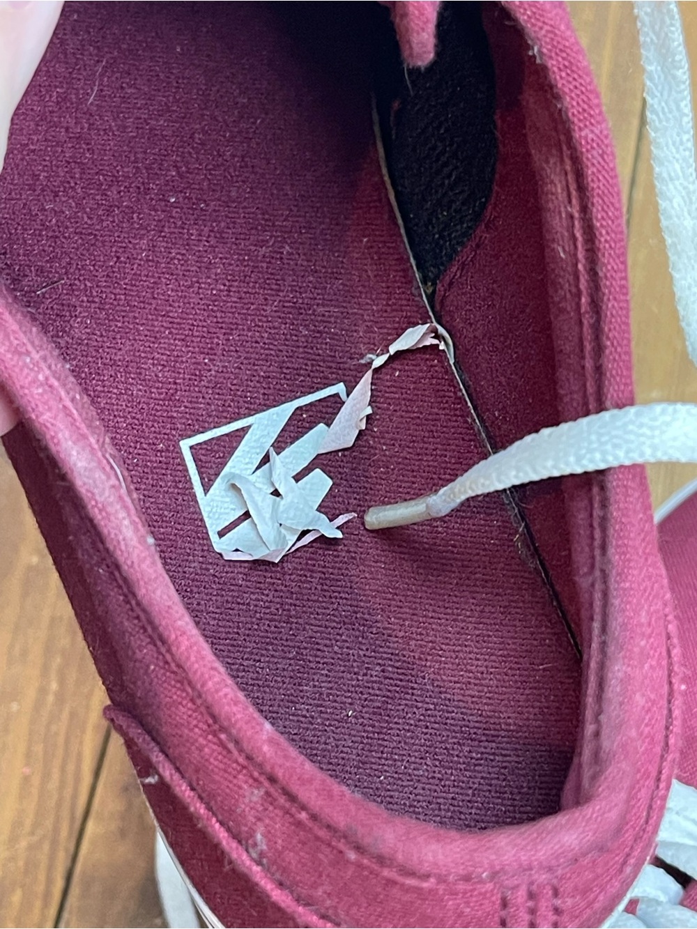 Vans women size 7 maroon low top sneakers - Picture 9 of 9